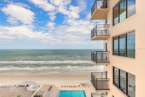 Condo in Daytona Beach Shores, Florida, 2 bedrooms  № 2378947 - photo 18