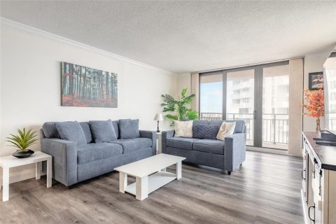 Condo in Daytona Beach Shores, Florida, 2 bedrooms  № 2378947 - photo 13