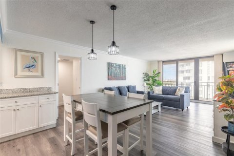 Condo in Daytona Beach Shores, Florida, 2 bedrooms  № 2378947 - photo 7