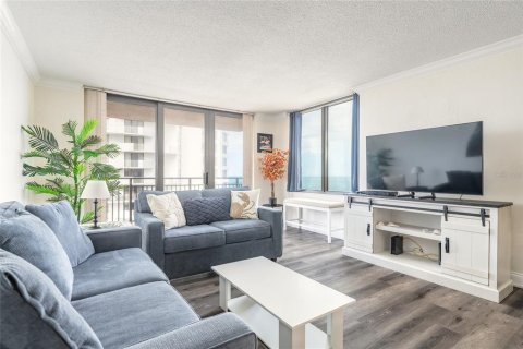 Condo in Daytona Beach Shores, Florida, 2 bedrooms  № 2378947 - photo 8