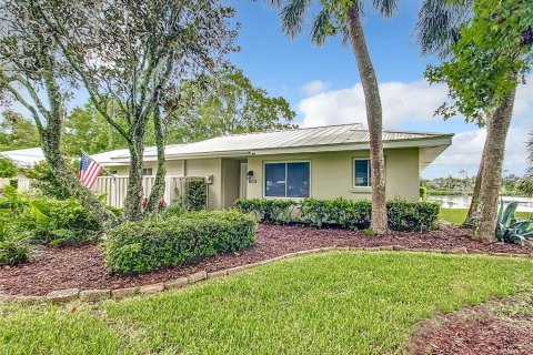 Condo in Crystal River, Florida, 2 bedrooms  № 1898867 - photo 2