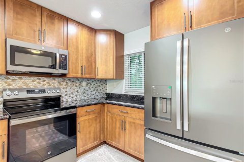 Condo in Crystal River, Florida, 2 bedrooms  № 1898867 - photo 16