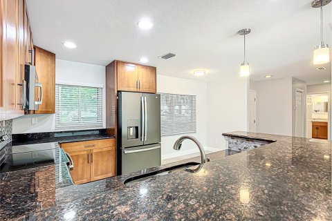 Condo in Crystal River, Florida, 2 bedrooms  № 1898867 - photo 17