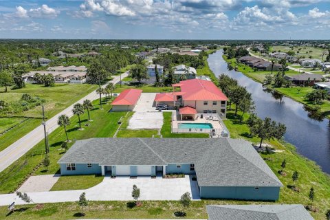 Propiedad comercial en venta en Rotonda, Florida, 27 dormitorios, 546.73 m2 № 1829742 - foto 5