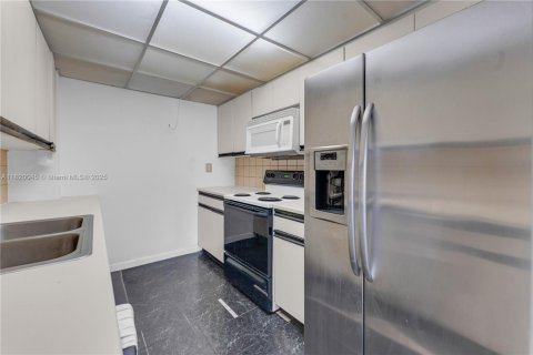 Condominio en venta en Miami Beach, Florida, 2 dormitorios, 110.09 m2 № 1780129 - foto 5