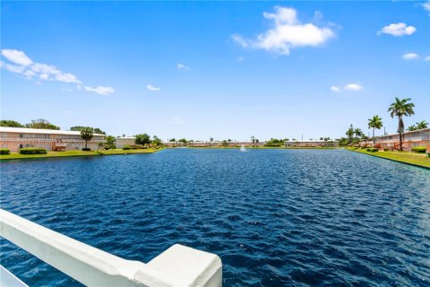 Condo in Hallandale Beach, Florida, 1 bedroom  № 1788709 - photo 22