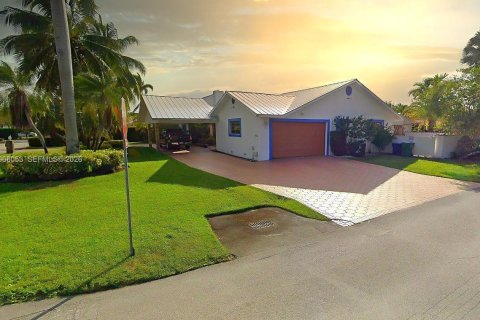 Villa ou maison à Hialeah, Floride 4 chambres, 252.14 m2 № 2029344