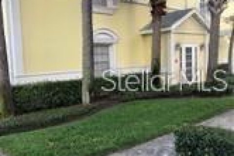 Condo in Saint Petersburg, Florida, 1 bedroom № 2198998 - photo 10