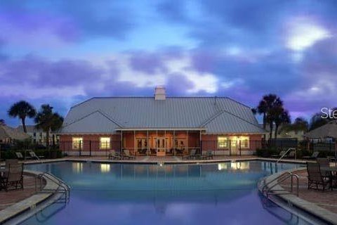 Condo in Saint Petersburg, Florida, 1 bedroom № 2198998 - photo 12