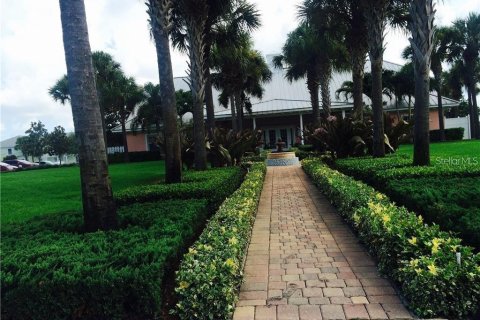 Condo in Saint Petersburg, Florida, 1 bedroom № 2198998 - photo 9