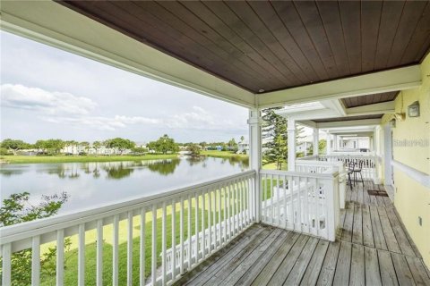 Condo in Saint Petersburg, Florida, 1 bedroom № 2198998 - photo 15