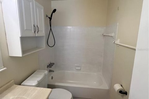 Condo in Saint Petersburg, Florida, 1 bedroom № 2198998 - photo 21