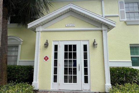 Condo in Saint Petersburg, Florida, 1 bedroom № 2198998 - photo 19