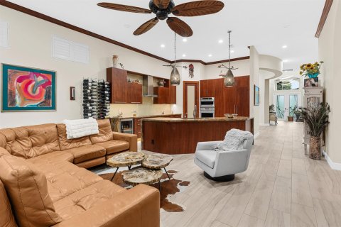 House in Delray Beach, Florida 3 bedrooms, 258.36 sq.m. № 2146548 - photo 14