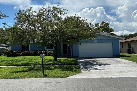 House in Merrit Island, Florida 3 bedrooms, 152.17 sq.m. № 1894328 - photo 20