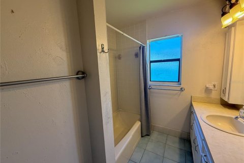 House in Merrit Island, Florida 3 bedrooms, 152.17 sq.m. № 1894328 - photo 13