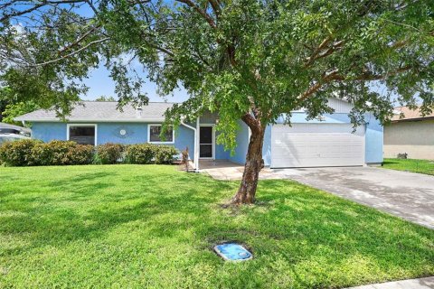 House in Merrit Island, Florida 3 bedrooms, 152.17 sq.m. № 1894328 - photo 25