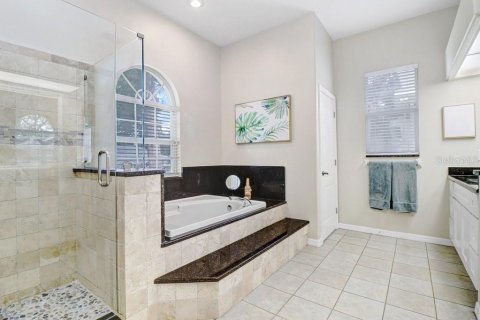 House in Valrico, Florida 4 bedrooms, 242.38 sq.m. № 2345092 - photo 16