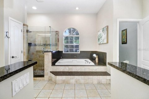 House in Valrico, Florida 4 bedrooms, 242.38 sq.m. № 2345092 - photo 13
