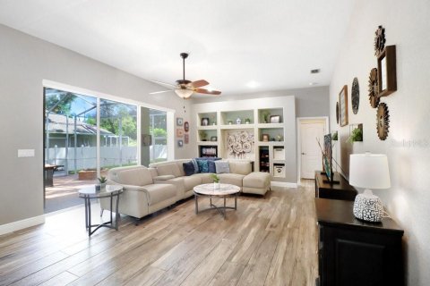 House in Valrico, Florida 4 bedrooms, 242.38 sq.m. № 2345092 - photo 20