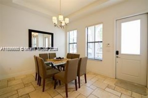 Touwnhouse à louer à Doral, Floride: 3 chambres, 226.5 m2 № 1948838 - photo 5