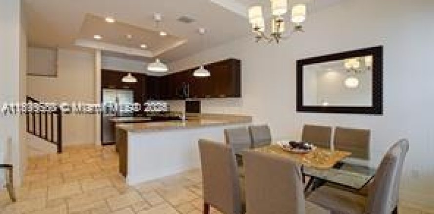 Touwnhouse à Doral, Floride 3 chambres, 226.5 m2 № 1948838