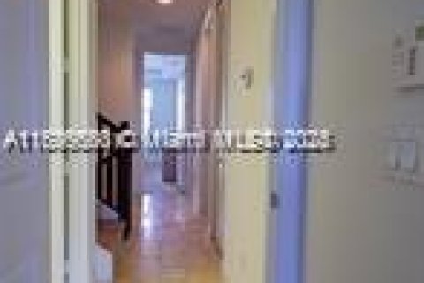 Touwnhouse à louer à Doral, Floride: 3 chambres, 226.5 m2 № 1948838 - photo 22