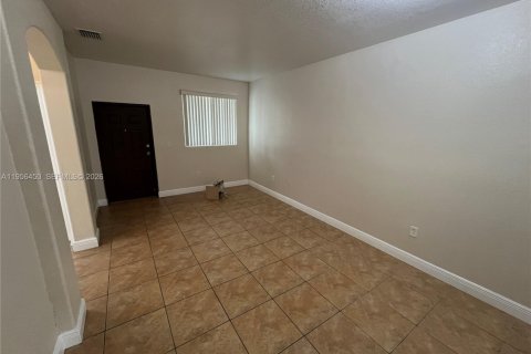 Condo in Homestead, Florida, 3 bedrooms  № 2012072 - photo 19