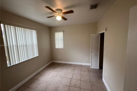 Condo in Homestead, Florida, 3 bedrooms  № 2012072 - photo 28