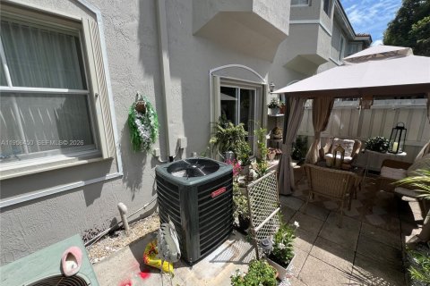 Condo in Homestead, Florida, 3 bedrooms  № 2012072 - photo 12