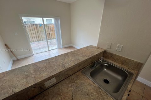 Condo in Homestead, Florida, 3 bedrooms  № 2012072 - photo 23