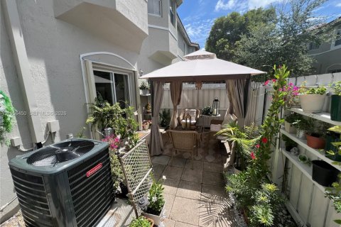 Condo in Homestead, Florida, 3 bedrooms  № 2012072 - photo 13
