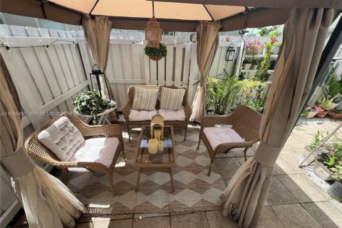 Condo in Homestead, Florida, 3 bedrooms  № 2012072 - photo 9