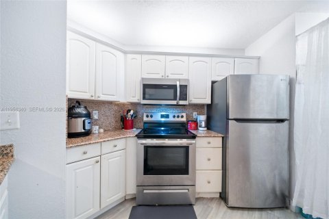 Купить кондоминиум в Плантация, Флорида 2 спальни, 88.26м2, № 2011972 - фото 5