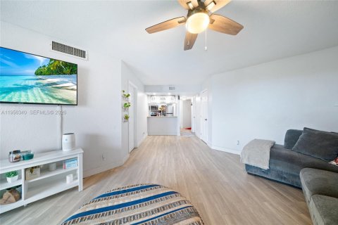 Купить кондоминиум в Плантация, Флорида 2 спальни, 88.26м2, № 2011972 - фото 3