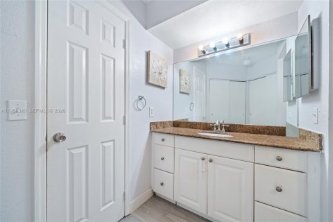 Купить кондоминиум в Плантация, Флорида 2 спальни, 88.26м2, № 2011972 - фото 12