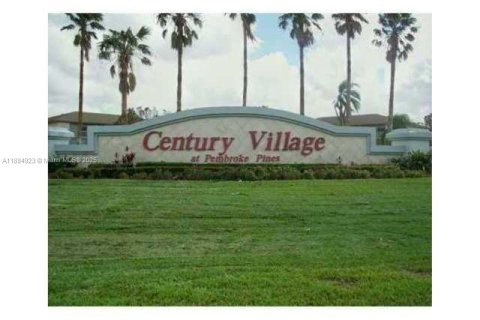 Condo in Pembroke Pines, Florida, 1 bedroom  № 1930490 - photo 8
