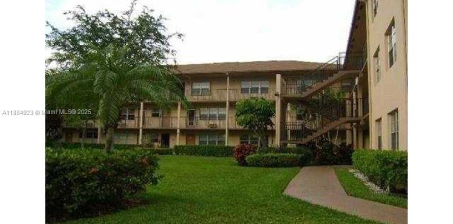 Condo in Pembroke Pines, Florida, 1 bedroom  № 1930490