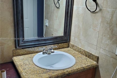 Condominio en alquiler en Hallandale Beach, Florida, 1 dormitorio, 66.43 m2 № 2009976 - foto 9