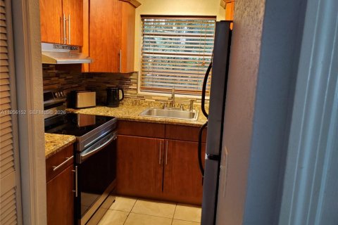 Condominio en Hallandale Beach, Florida, 1 dormitorio  № 2009976