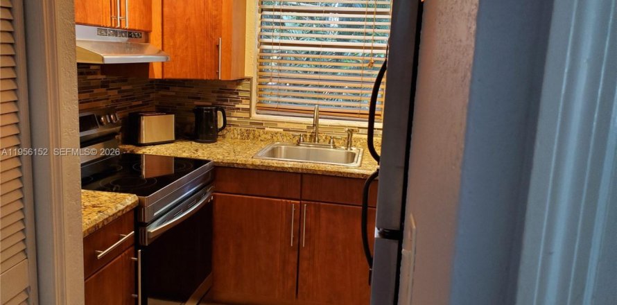Condominio en Hallandale Beach, Florida, 1 dormitorio  № 2009976