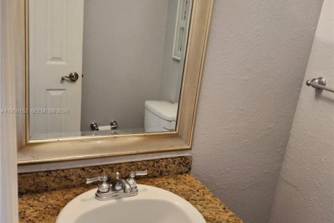 Condominio en alquiler en Hallandale Beach, Florida, 1 dormitorio, 66.43 m2 № 2009976 - foto 5