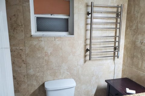 Condominio en alquiler en Hallandale Beach, Florida, 1 dormitorio, 66.43 m2 № 2009976 - foto 11
