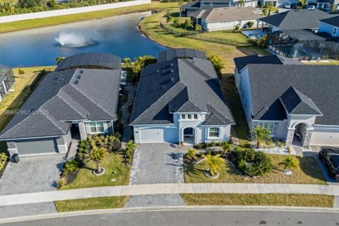 House in Port Orange, Florida 4 bedrooms, 210.52 sq.m. № 1623143 - photo 4