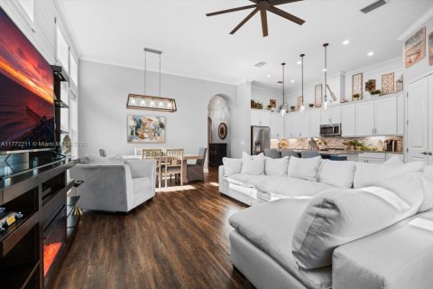 House in Port Orange, Florida 4 bedrooms, 210.52 sq.m. № 1623143 - photo 9