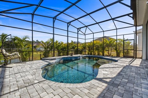 House in Port Orange, Florida 4 bedrooms, 210.52 sq.m. № 1623143 - photo 23