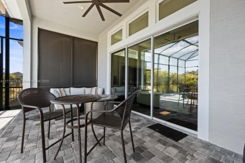 House in Port Orange, Florida 4 bedrooms, 210.52 sq.m. № 1623143 - photo 21