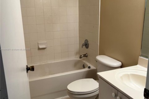 Condo in Homestead, Florida, 2 bedrooms  № 1830229 - photo 8