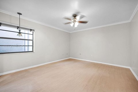 Condo in Hollywood, Florida, 2 bedrooms  № 2012706 - photo 15