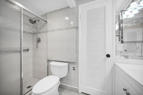 Condo in Hollywood, Florida, 2 bedrooms  № 2012706 - photo 11